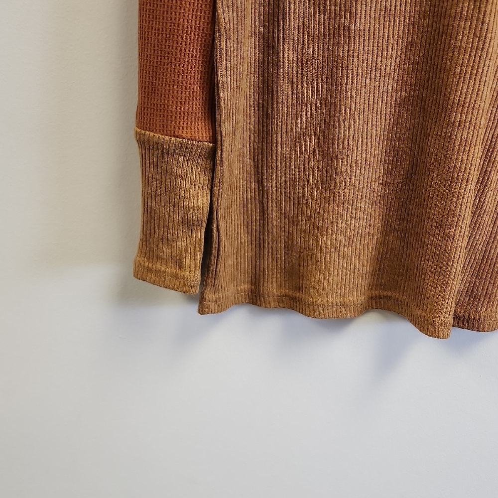 Tickled Teal Brown and Tan Long Sleeve Top Small - Picture 5 of 6